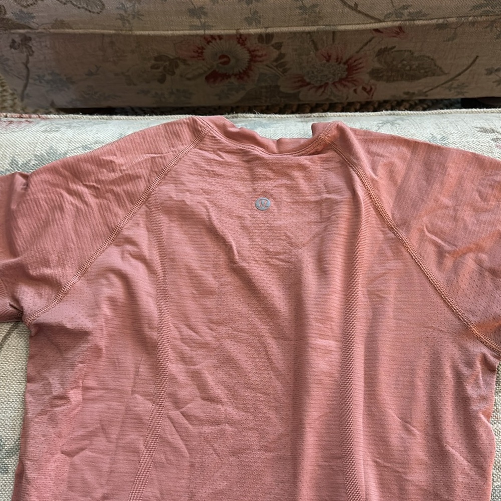 Lulu Swiftly tech tee